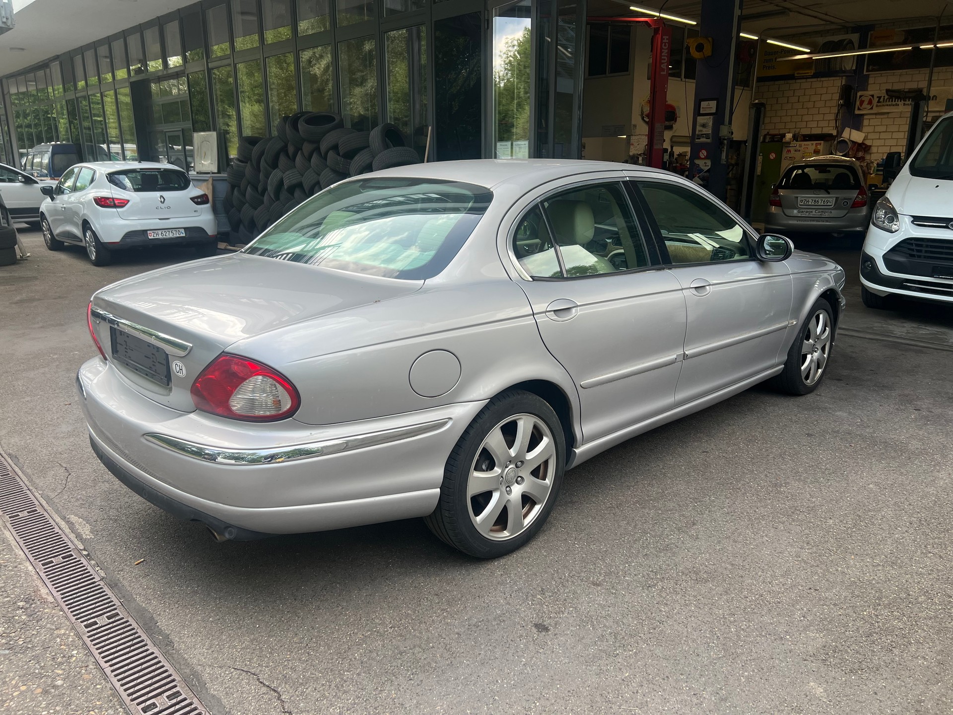 JAGUAR X-Type 3.0 V6 Traction4 Executive-image-3