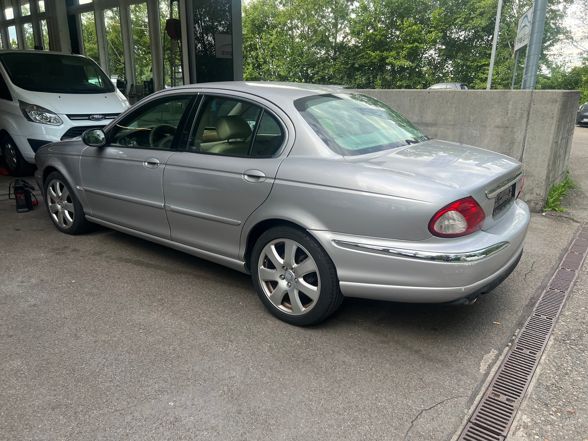 JAGUAR X-Type 3.0 V6 Traction4 Executive-image-4