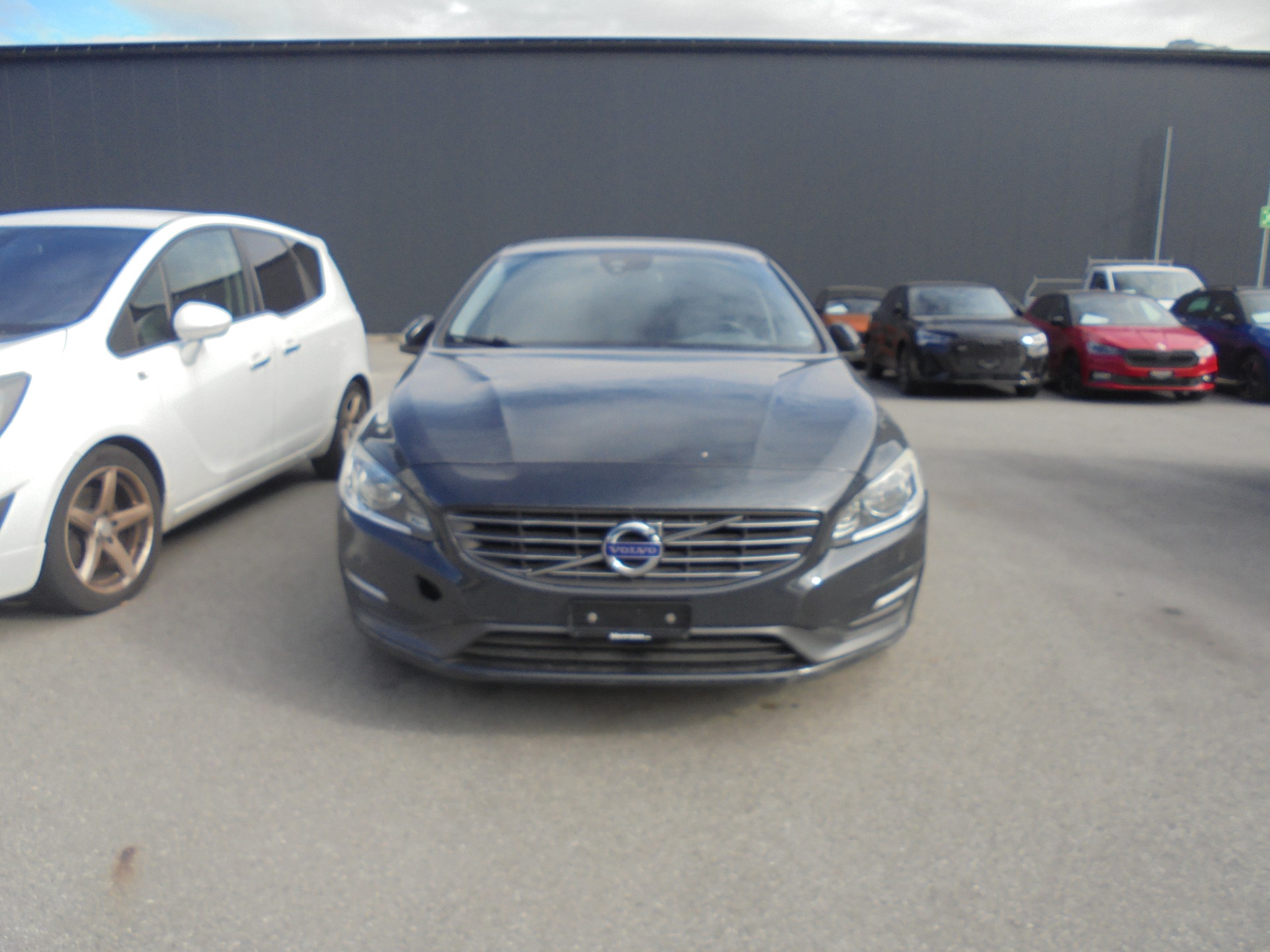 VOLVO V60 D5 AWD Momentum Geartronic-image-2