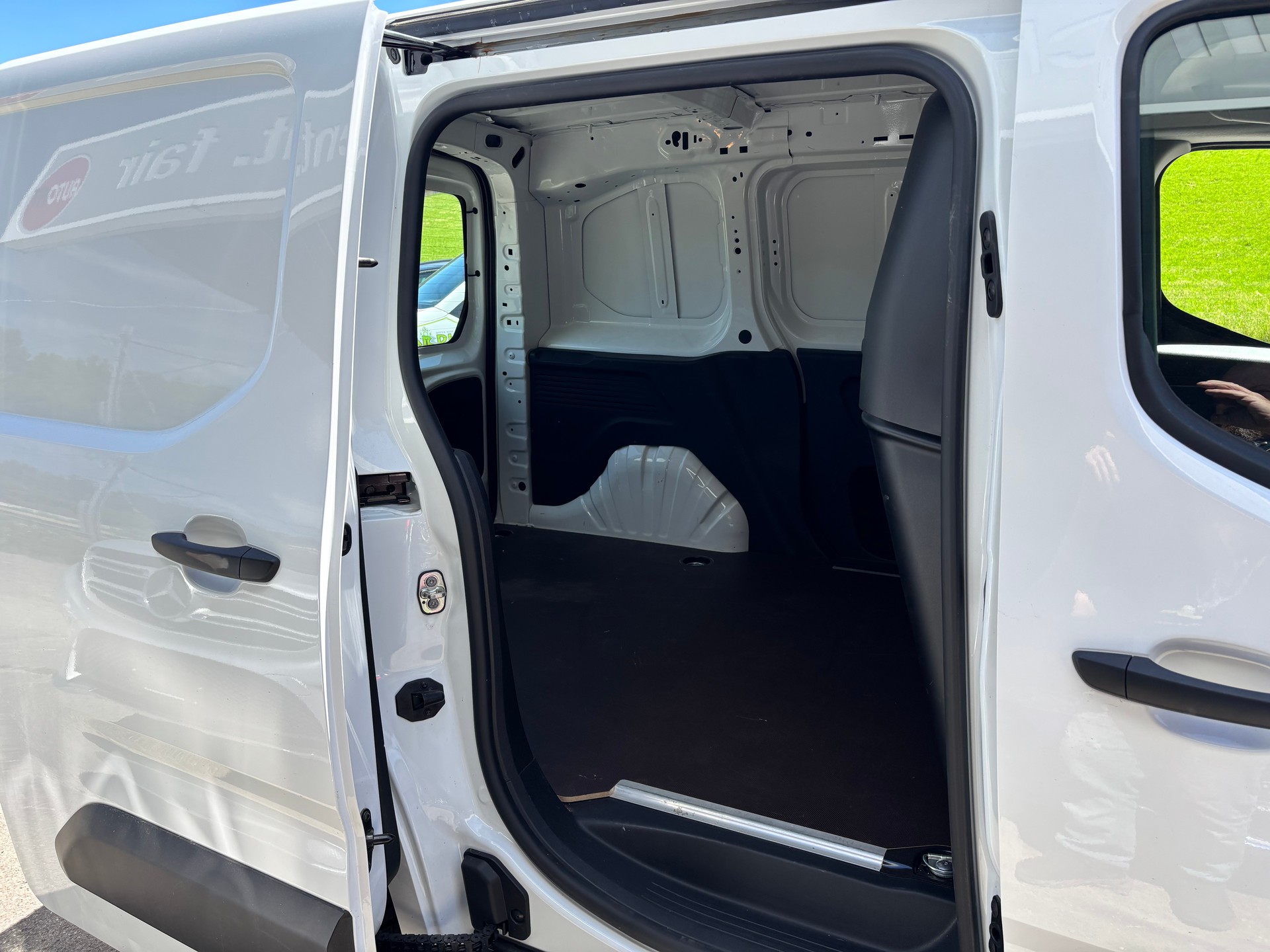 PEUGEOT Partner 1.2 Pure Tech s/s Premium EAT8 1000kg-image-6