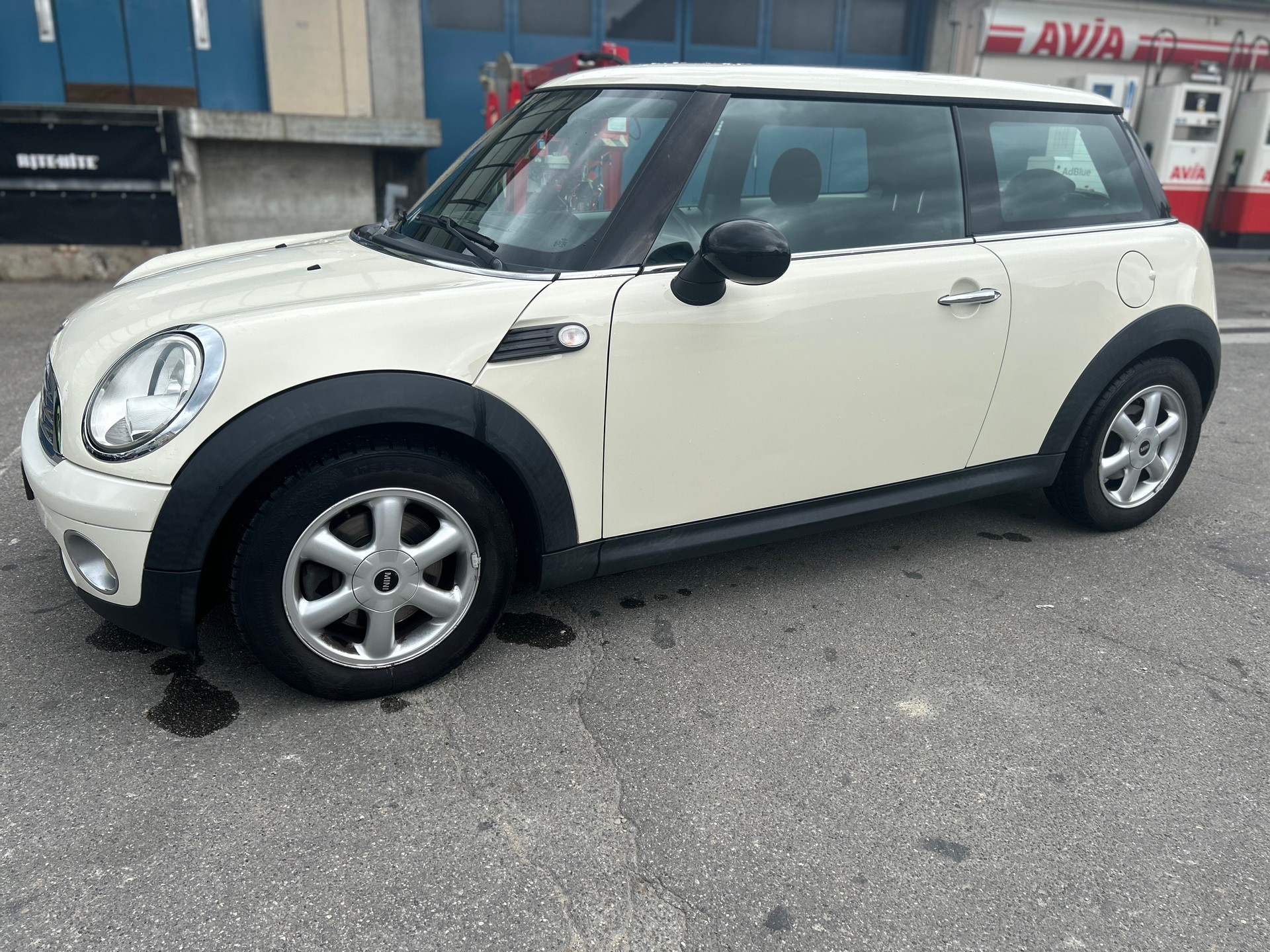MINI One-image-0