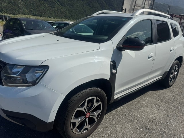 DACIA Duster TCe 130 Celebration 4x4-image-9