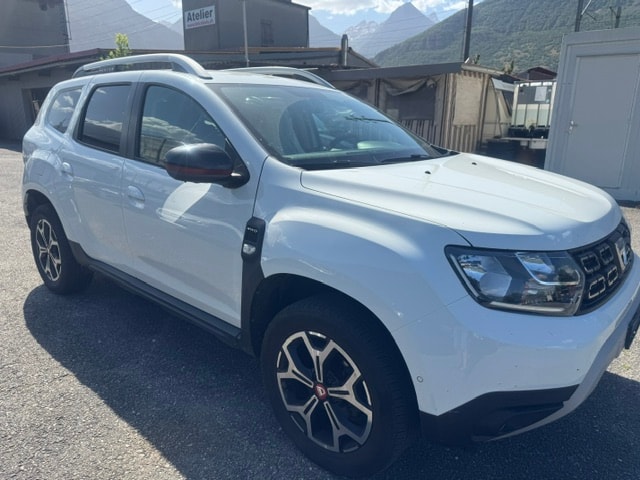 DACIA Duster TCe 130 Celebration 4x4-image-11