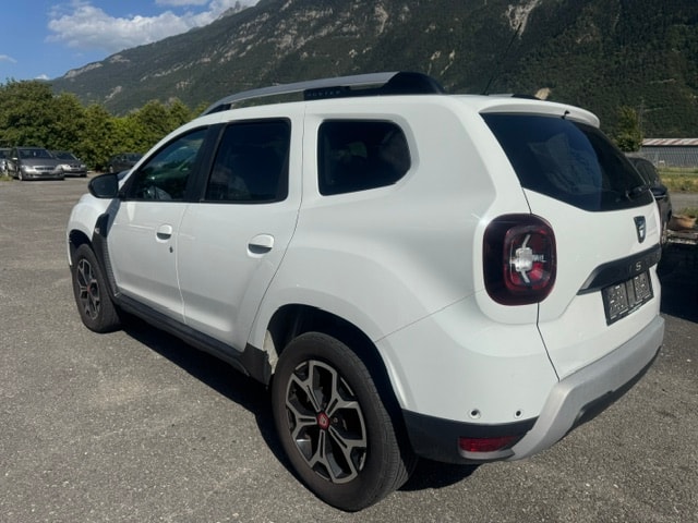 DACIA Duster TCe 130 Celebration 4x4-image-8