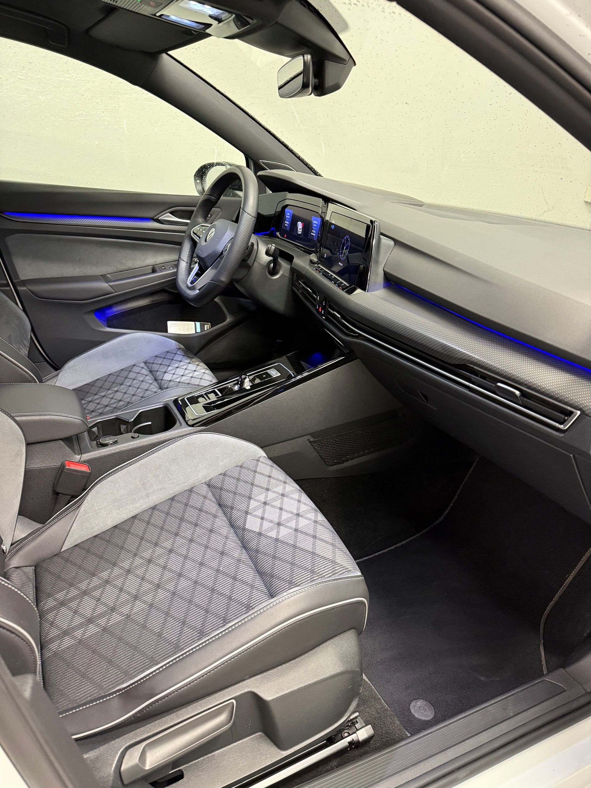 VW Golf 2.0 TSI R-Line DSG 4 Motion-image-7