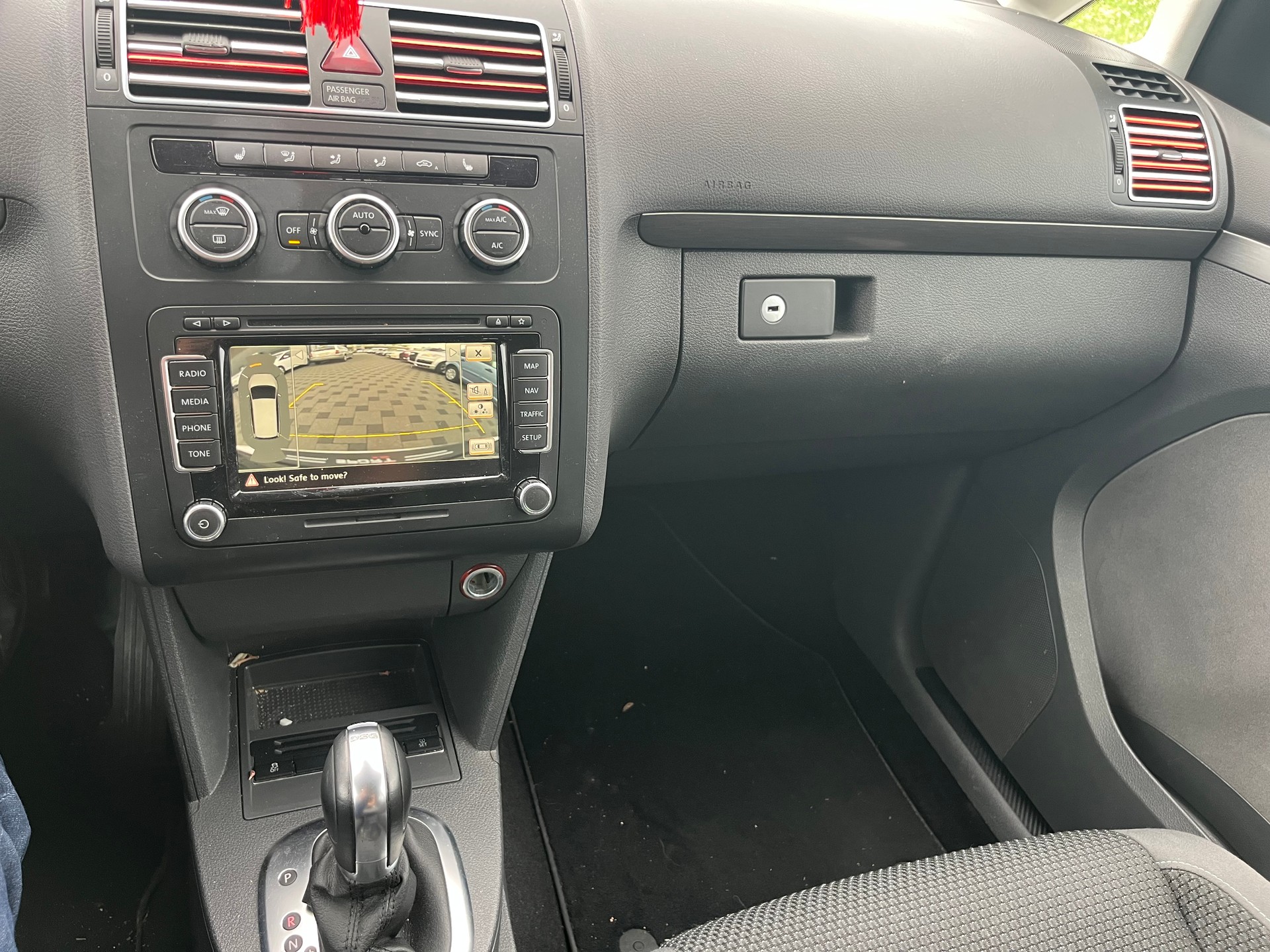 VW Touran 1.4 TSI Highline DSG-image-10
