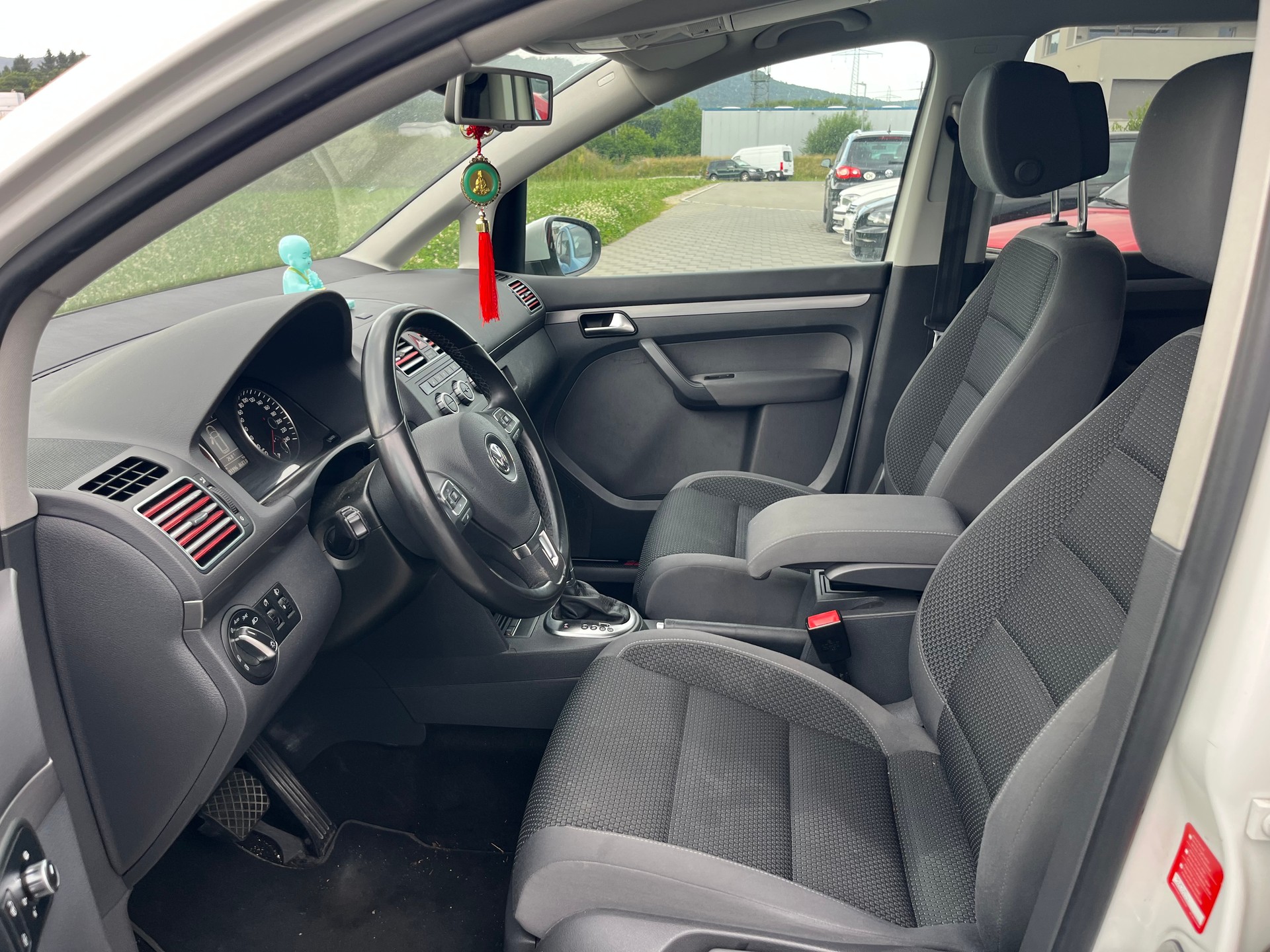 VW Touran 1.4 TSI Highline DSG-image-11