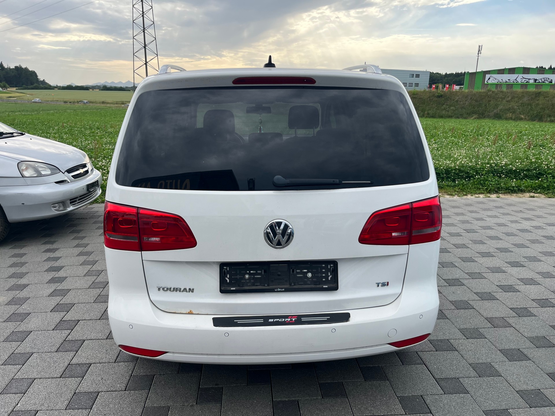 VW Touran 1.4 TSI Highline DSG-image-2