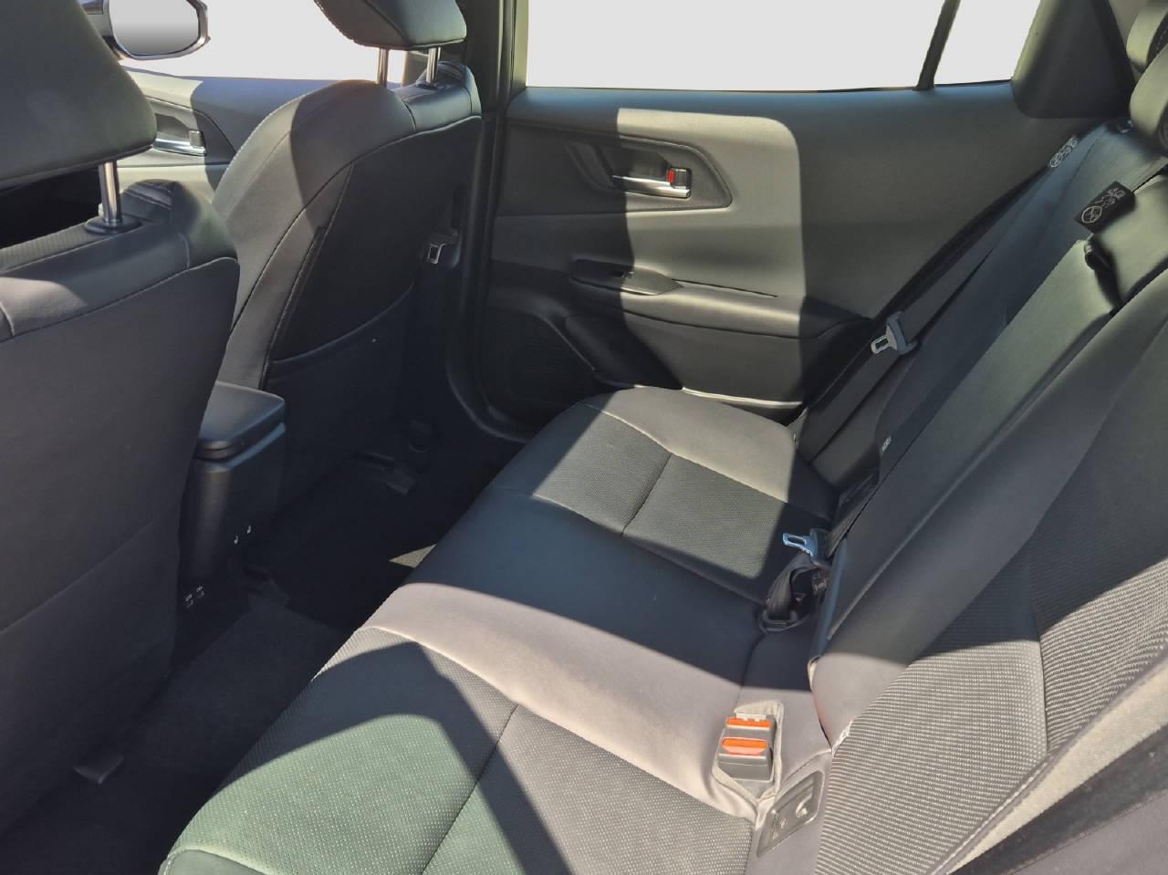 TOYOTA Prius 2.0 Plug-In-Hybrid Premium-image-13