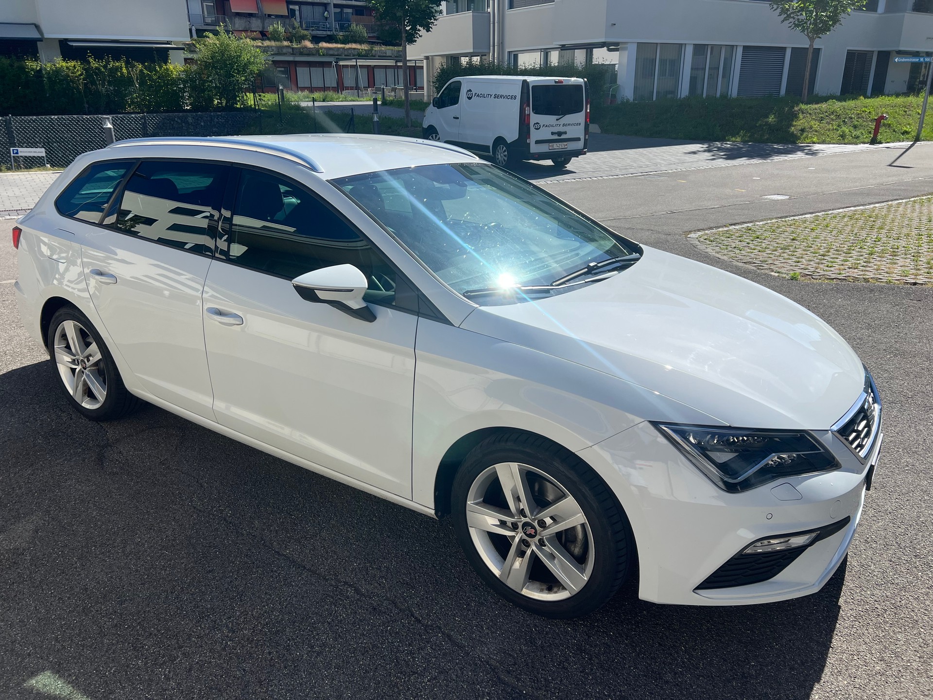 SEAT Leon ST FR 1.8 TSI DSG 180 PS | Nur 85'500 km-image-0