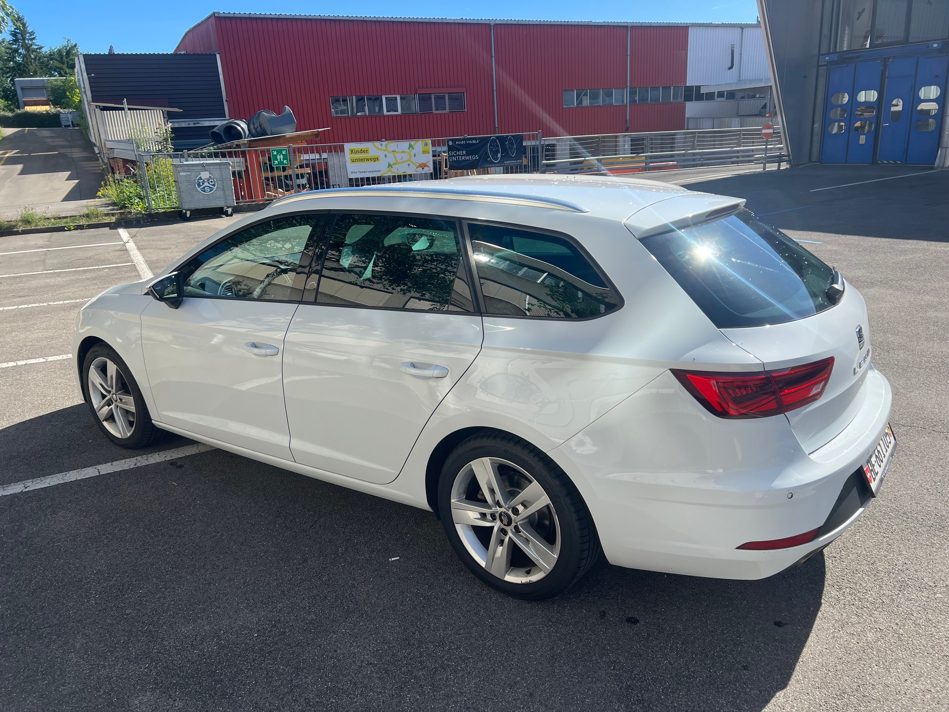 SEAT Leon ST FR 1.8 TSI DSG 180 PS | Nur 85'500 km-image-1