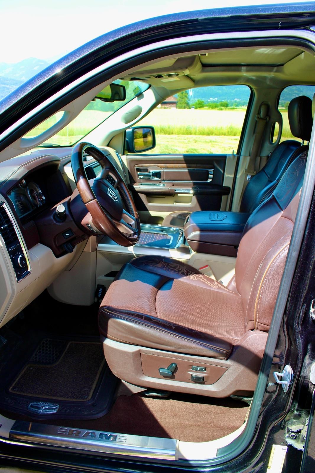 DODGE 1500 5.6L Longhorns-image-3