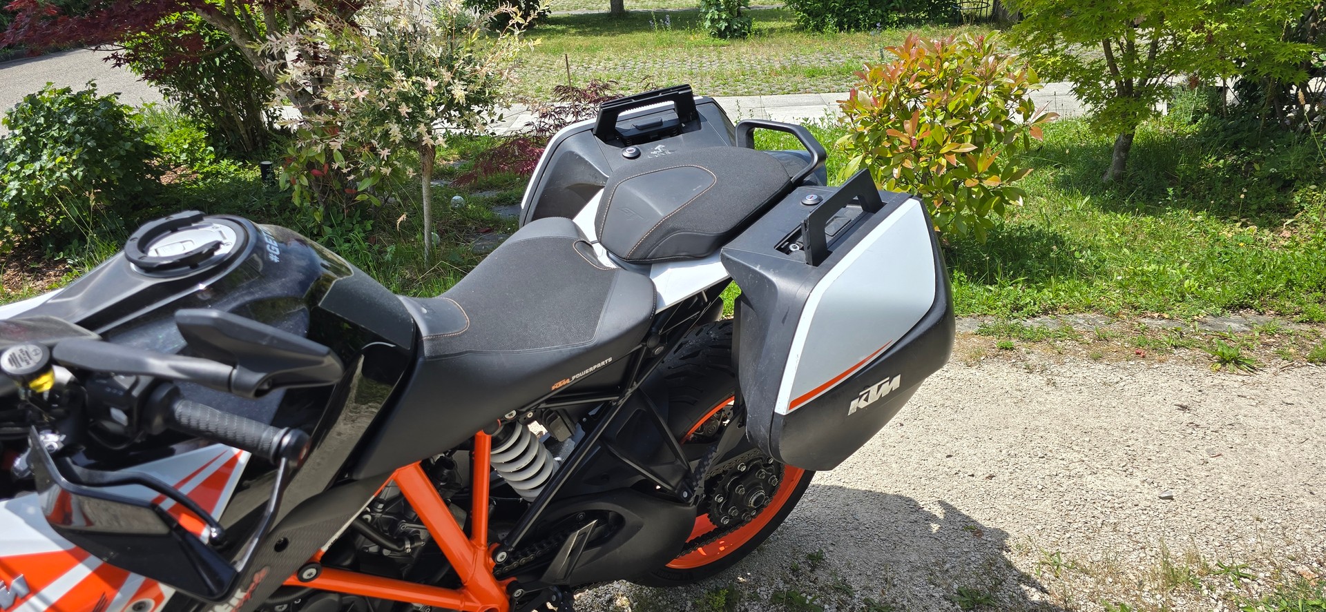 KTM 1290 Super Duke GT-image-3