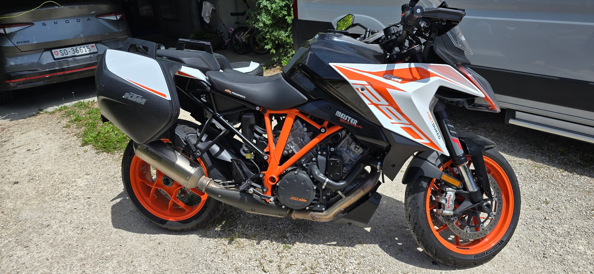 KTM 1290 Super Duke GT-image-1