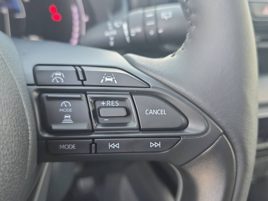 TOYOTA Yaris 1.5 VVT-i HSD Comfort Sport-image-20