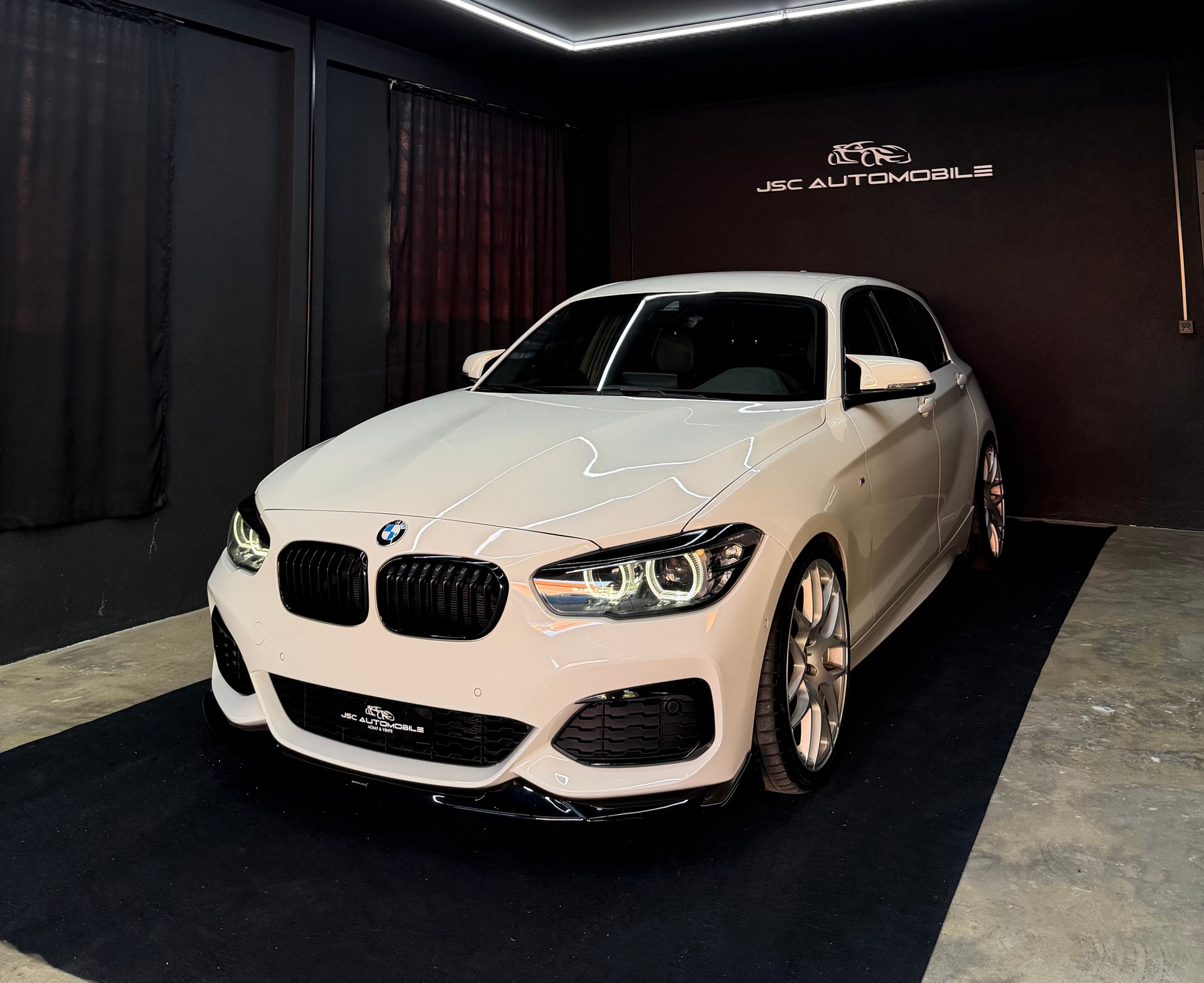 BMW M140i xDrive Steptronic-image-0