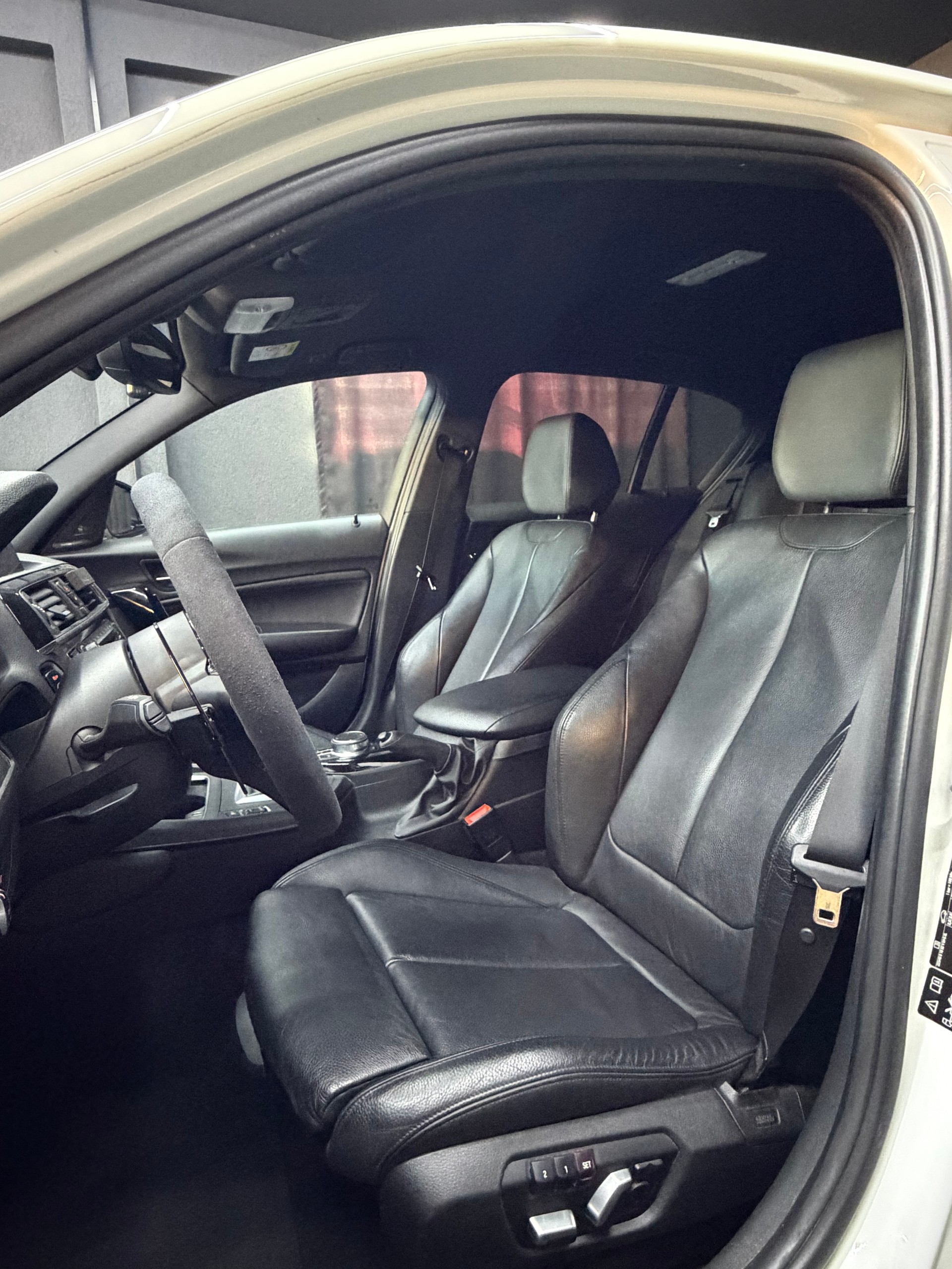 BMW M140i xDrive Steptronic-image-15