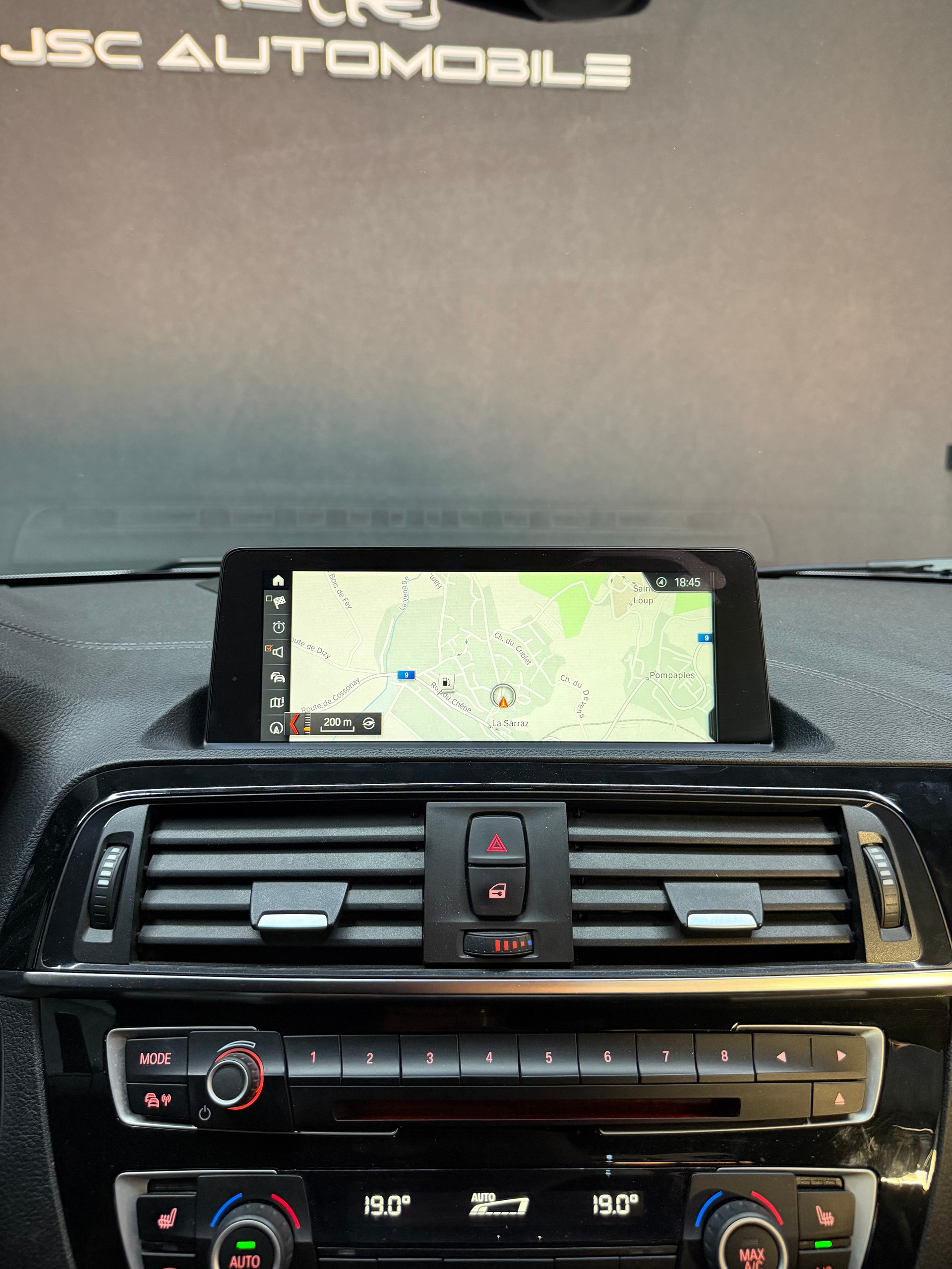BMW M140i xDrive Steptronic-image-25