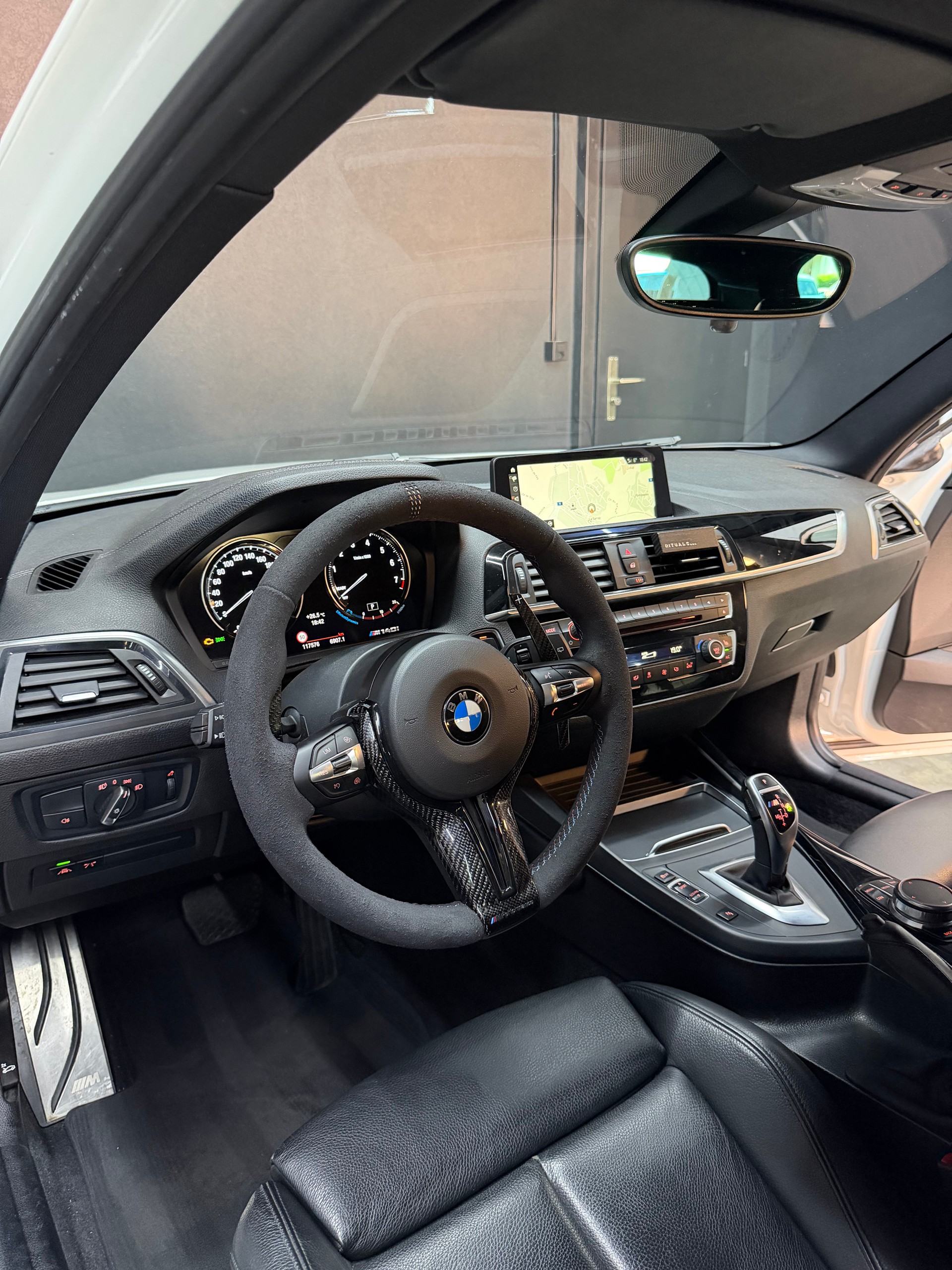 BMW M140i xDrive Steptronic-image-14