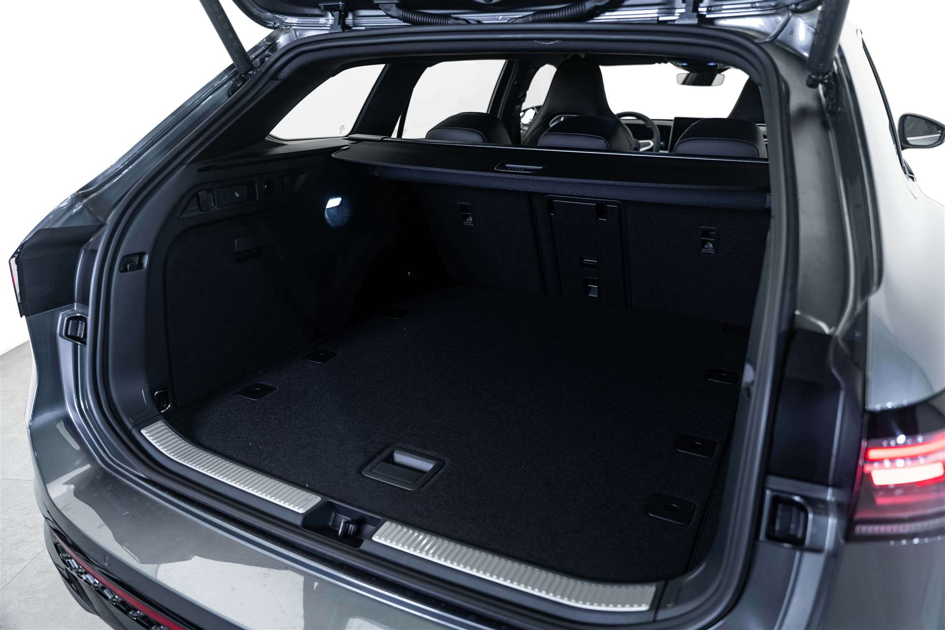 VW Passat Variant 2.0 TDi evo R-Line 4Motion DSG-Automat-image-4