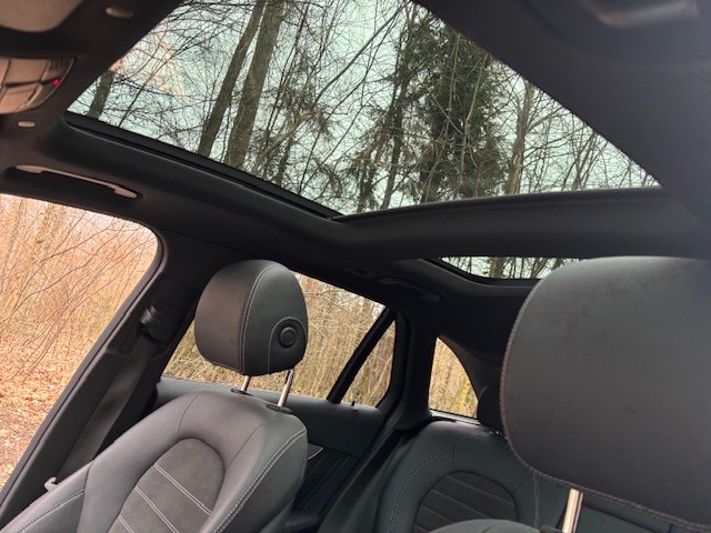MERCEDES-BENZ GLC 220 d AMG Line 4m-image-2