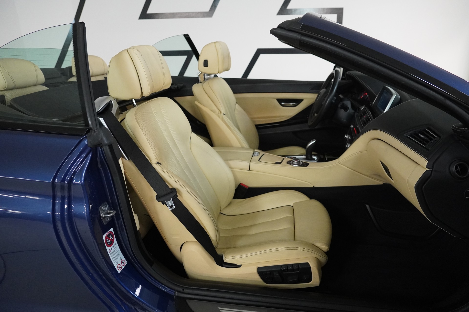BMW-ALPINA B6 BiTurbo 4.4 V8 Cabrio Switch-Tronic-image-22