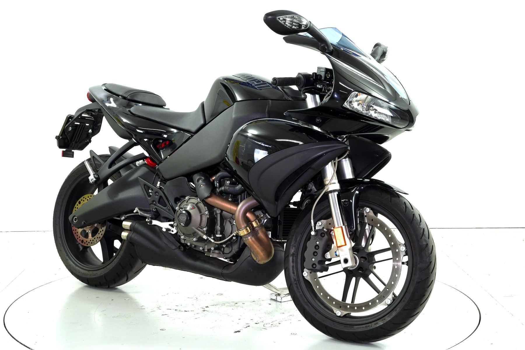 BUELL R-showroom-element-1