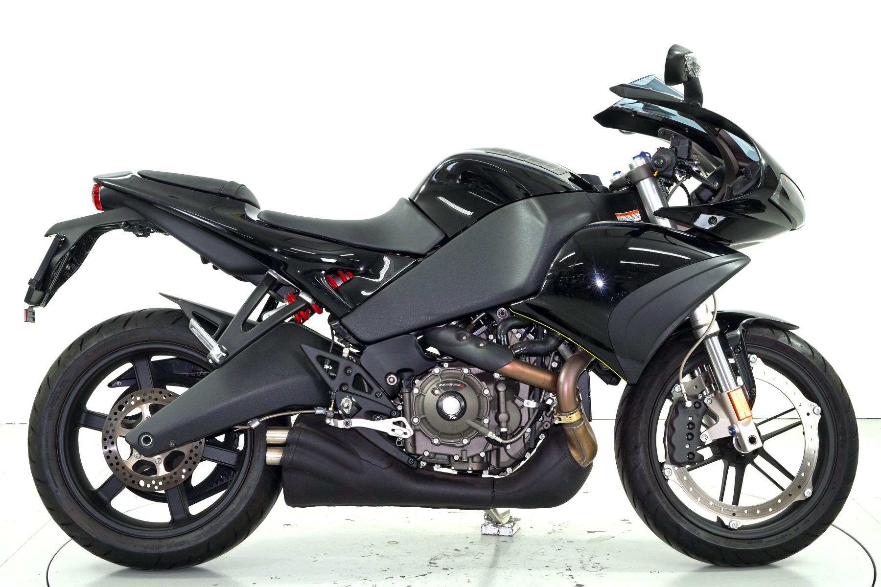BUELL R-showroom-element-3