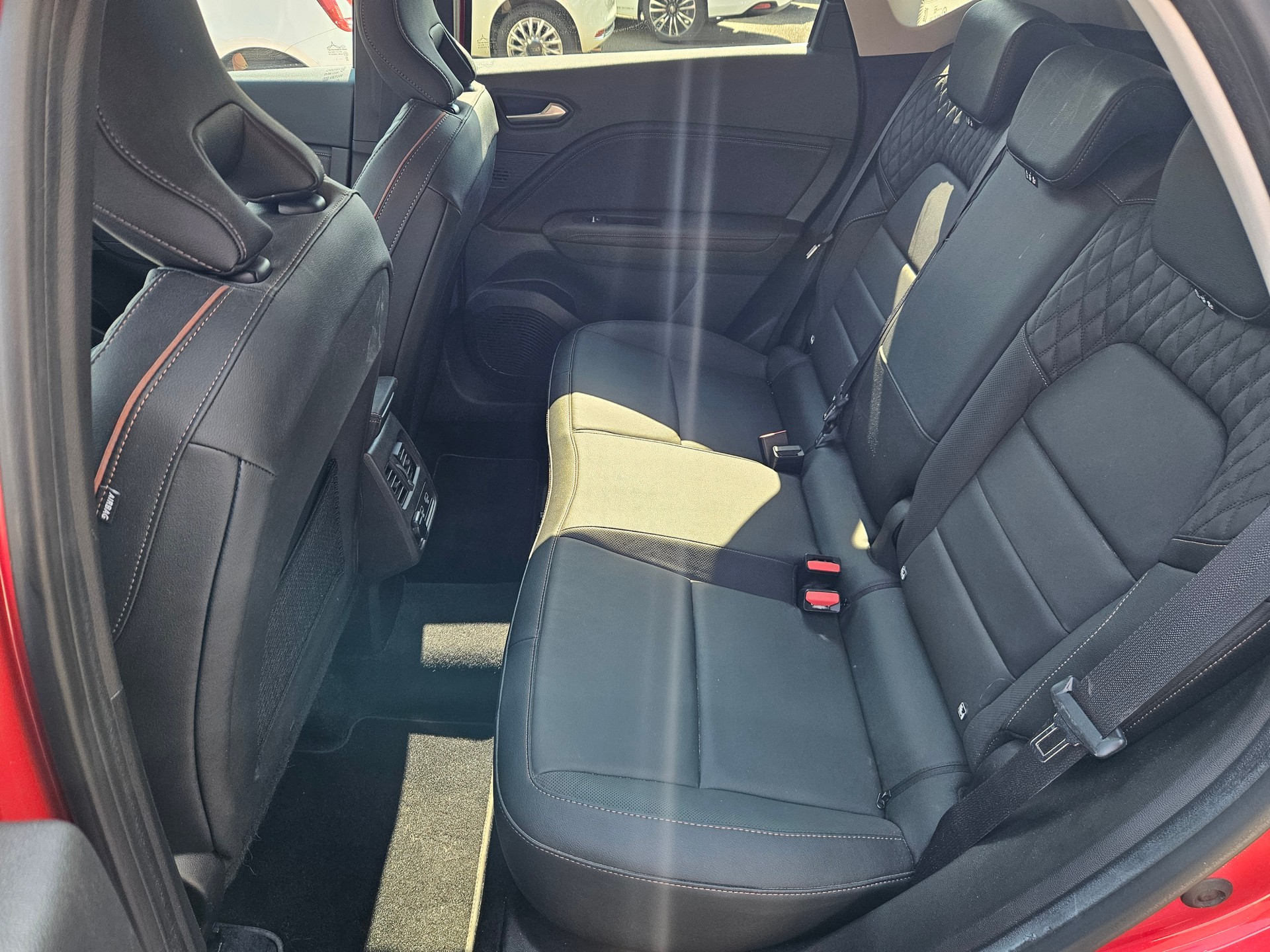 RENAULT Captur 1.6 E-Tech 160 Iconic DHT-image-8