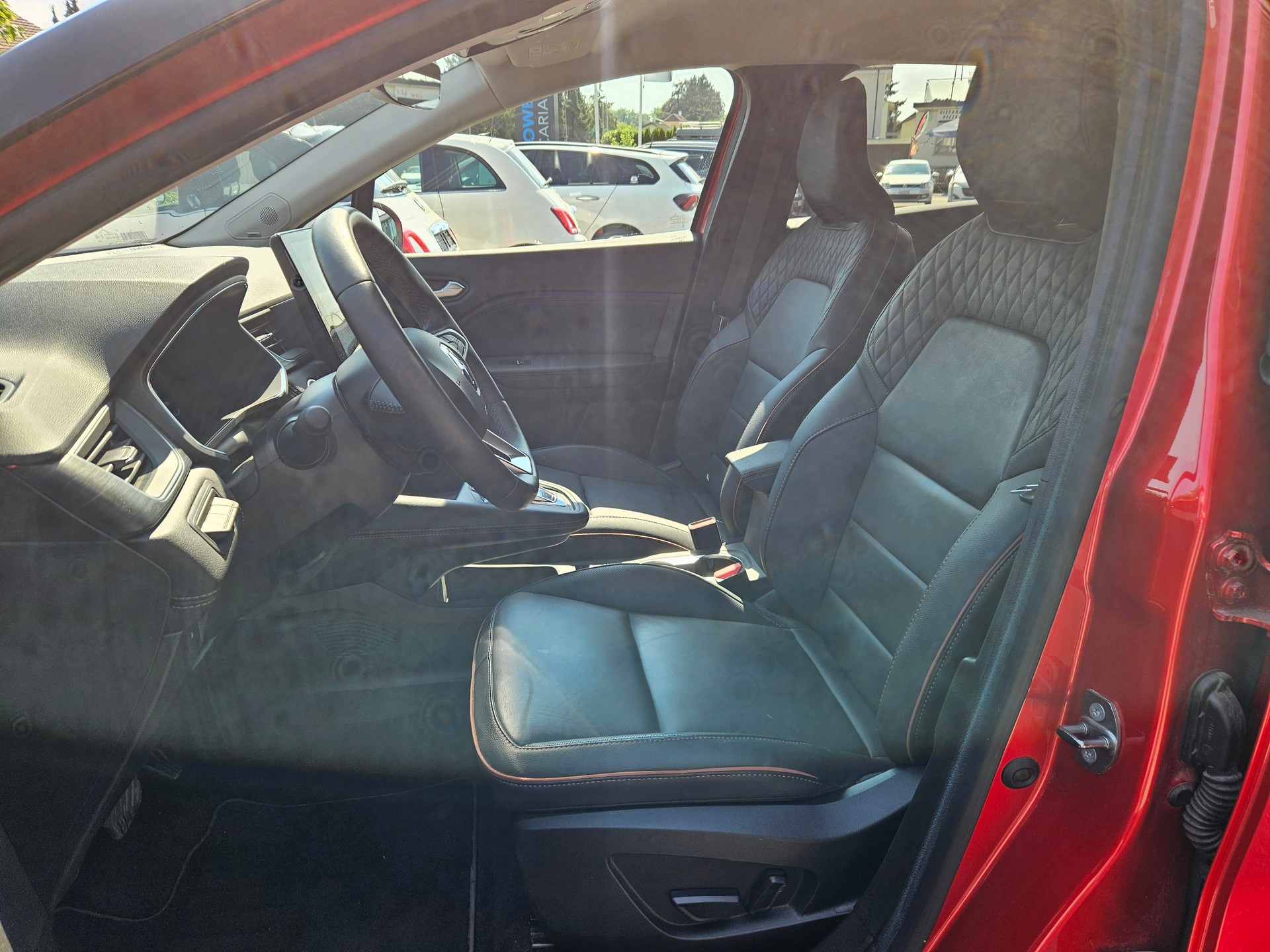 RENAULT Captur 1.6 E-Tech 160 Iconic DHT-image-4