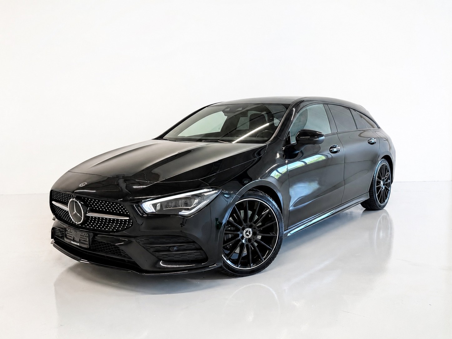MERCEDES-BENZ CLA Shooting Brake 220 d 4Matic AMG Line (CH)-image-0