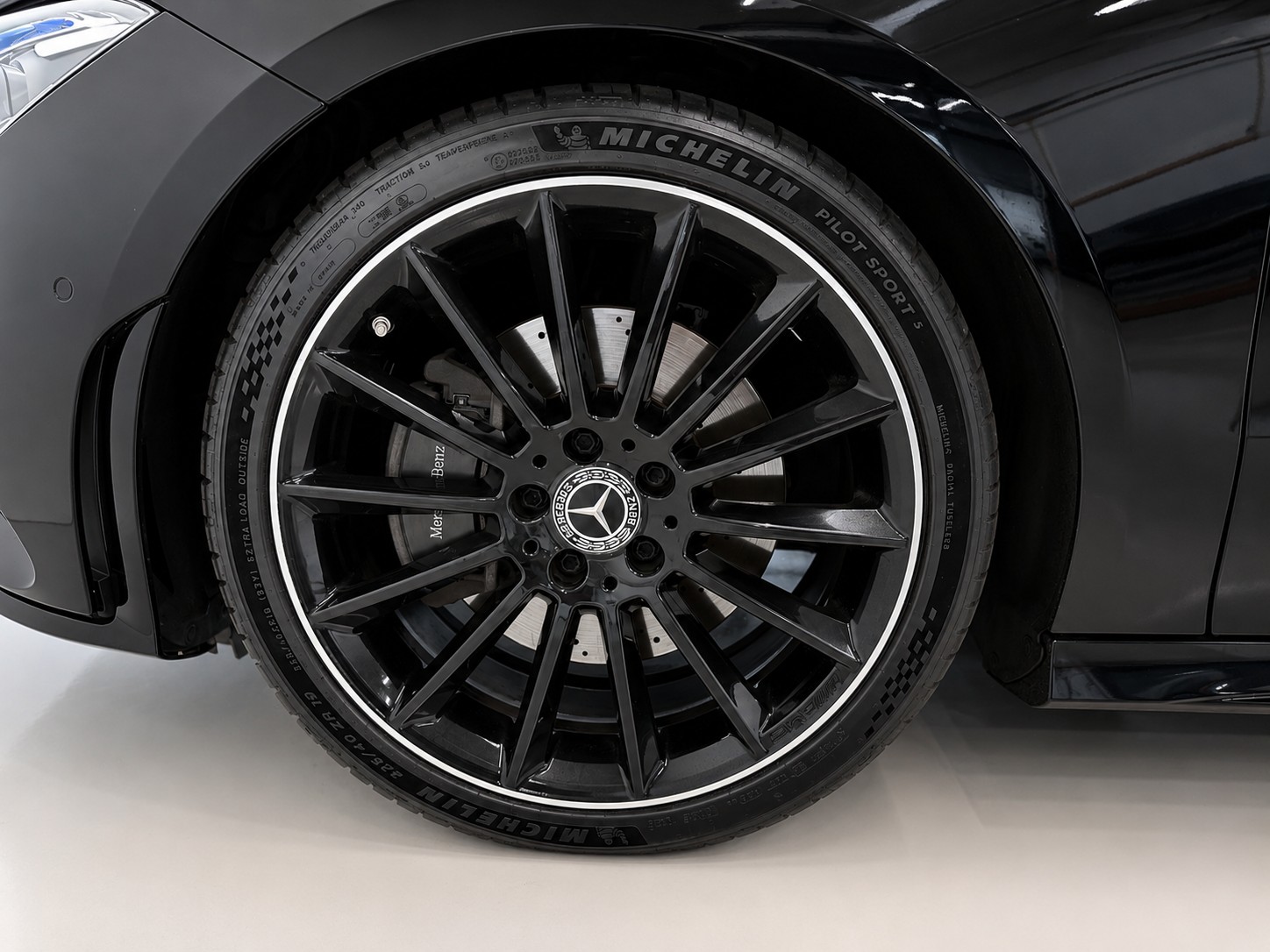 MERCEDES-BENZ CLA Shooting Brake 220 d 4Matic AMG Line (CH)-image-25