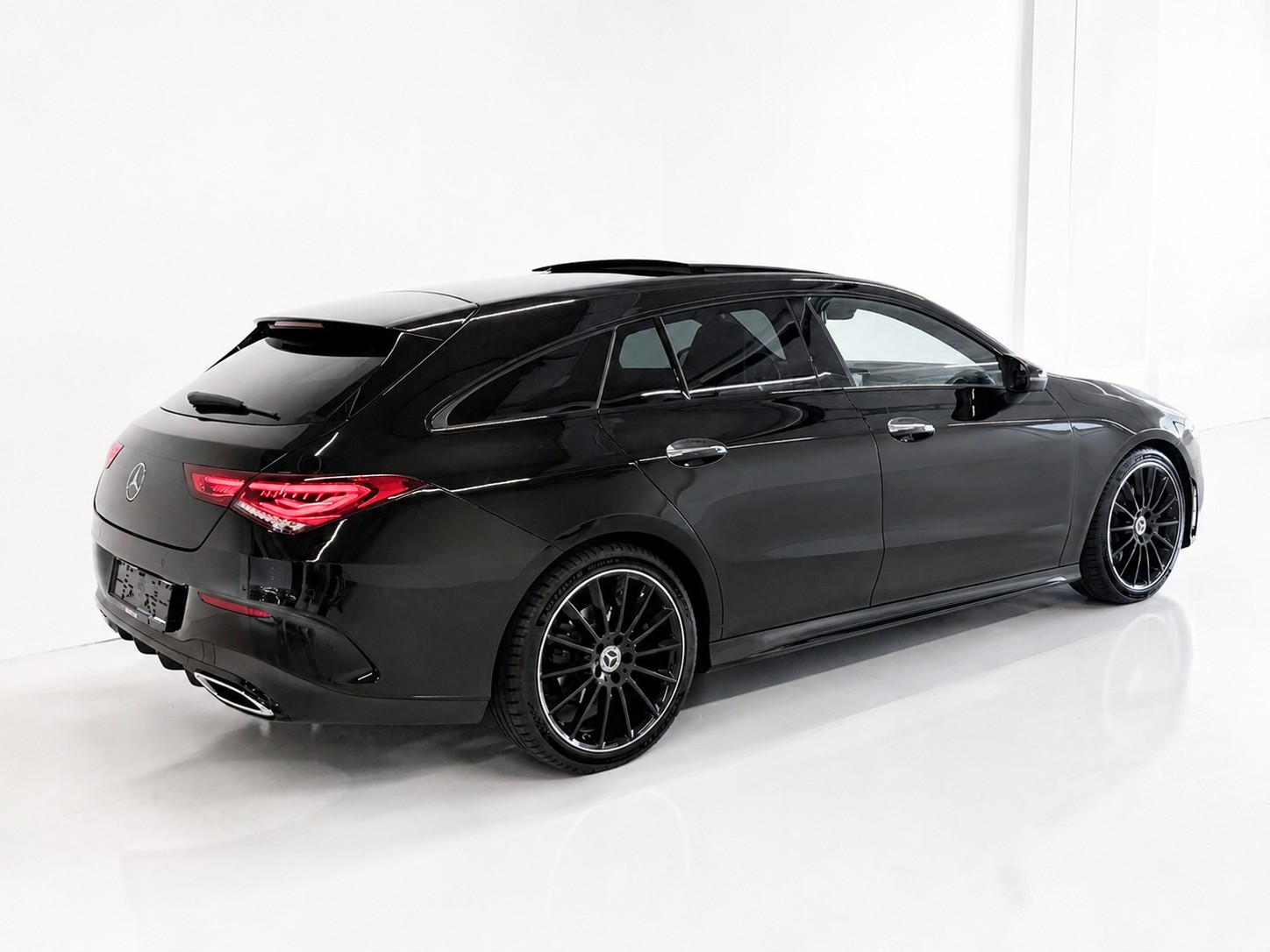 MERCEDES-BENZ CLA Shooting Brake 220 d 4Matic AMG Line (CH)-image-5