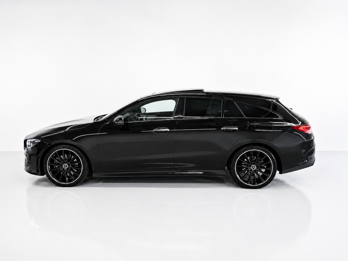 MERCEDES-BENZ CLA Shooting Brake 220 d 4Matic AMG Line (CH)-image-11