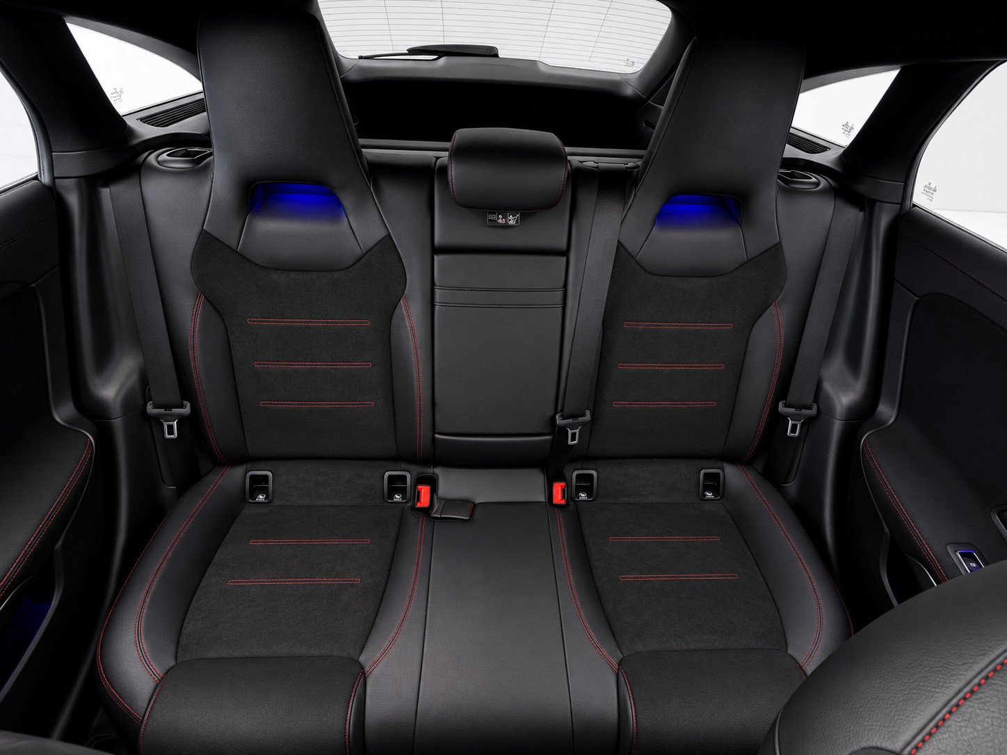 MERCEDES-BENZ CLA Shooting Brake 220 d 4Matic AMG Line (CH)-image-24