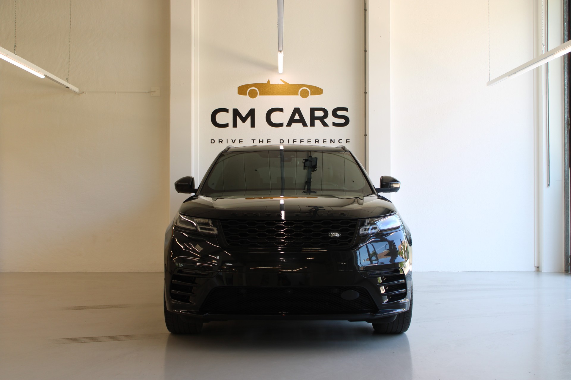 LAND ROVER Range Rover Velar R-Dynamic D 300 Automatic-image-1
