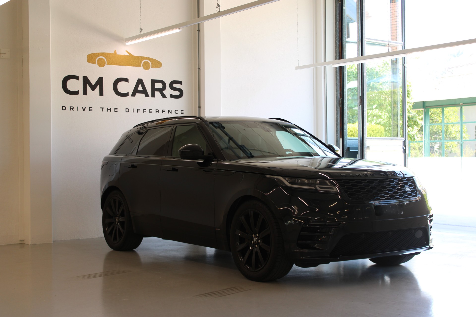 LAND ROVER Range Rover Velar R-Dynamic D 300 Automatic-image-2