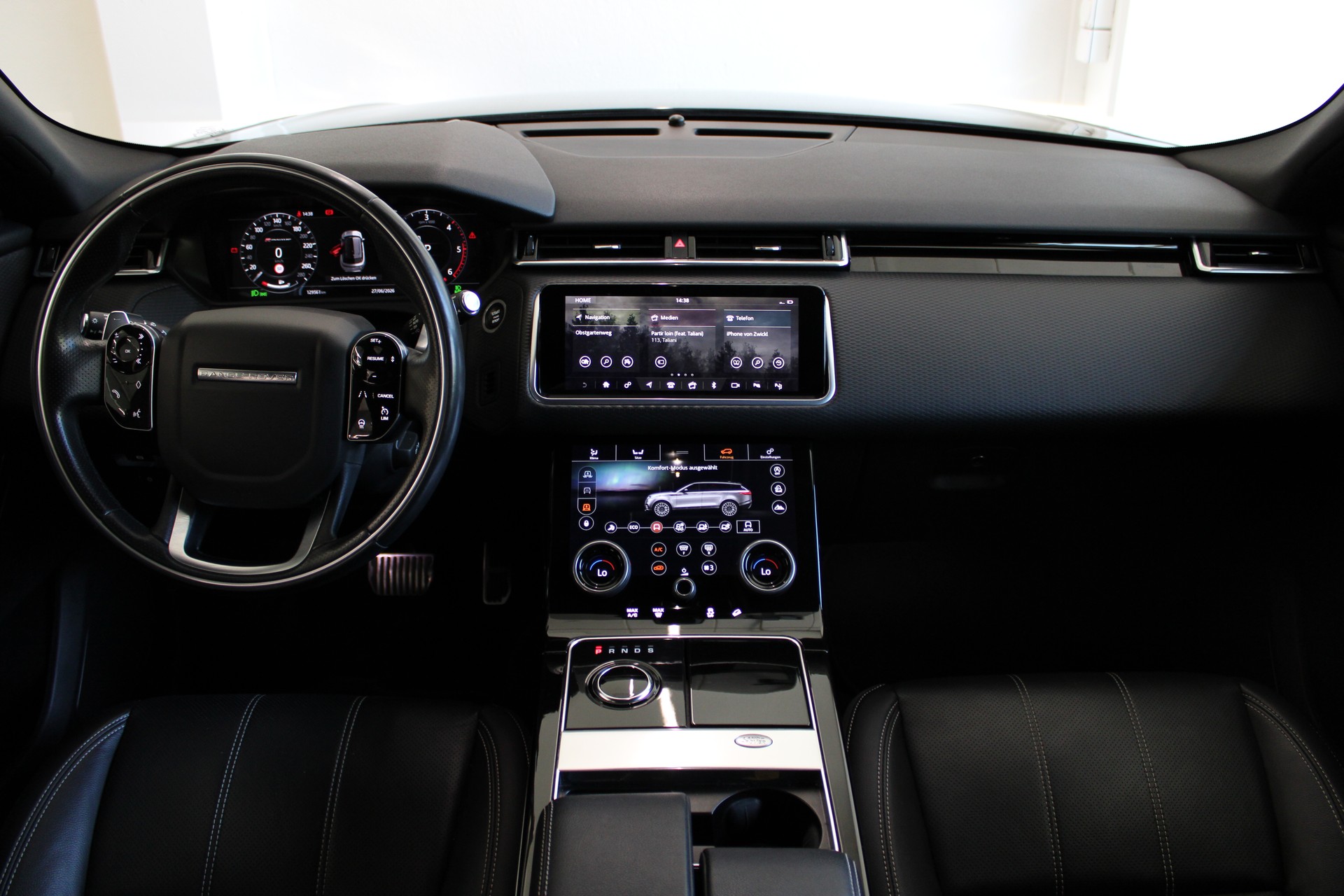 LAND ROVER Range Rover Velar R-Dynamic D 300 Automatic-image-14