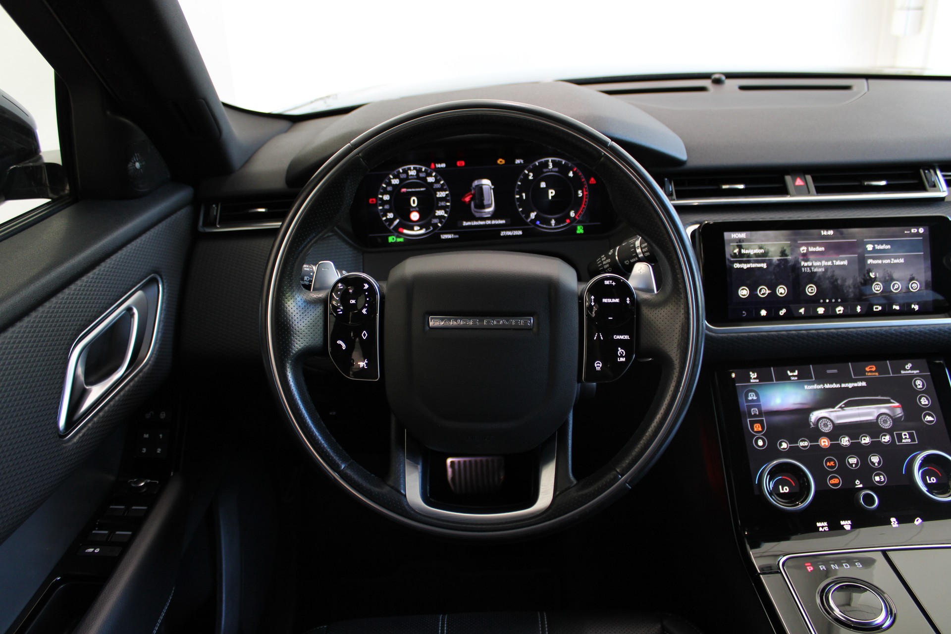 LAND ROVER Range Rover Velar R-Dynamic D 300 Automatic-image-11