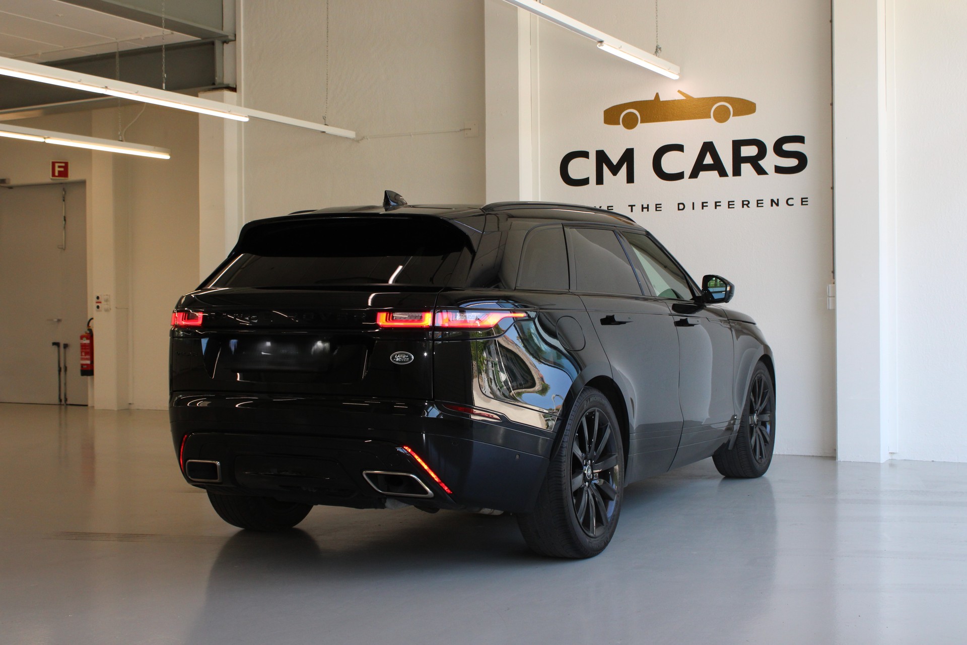 LAND ROVER Range Rover Velar R-Dynamic D 300 Automatic-image-7