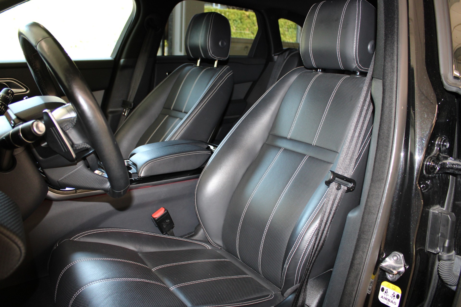 LAND ROVER Range Rover Velar R-Dynamic D 300 Automatic-image-12