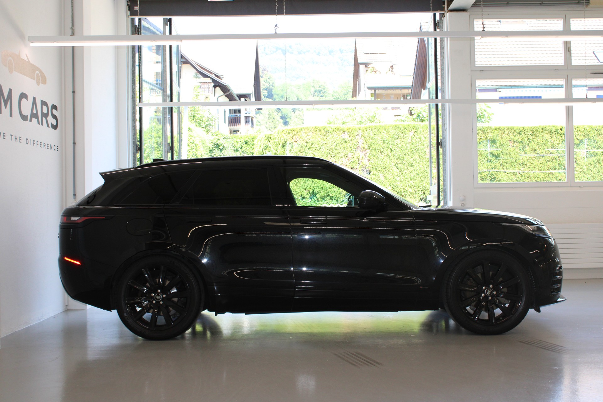LAND ROVER Range Rover Velar R-Dynamic D 300 Automatic-image-5