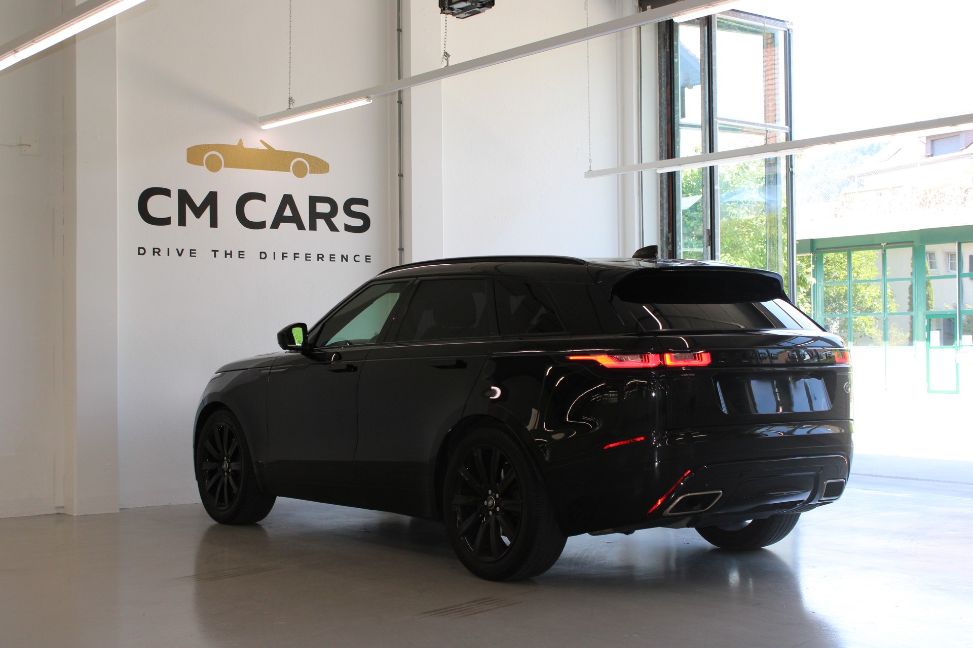 LAND ROVER Range Rover Velar R-Dynamic D 300 Automatic-image-6