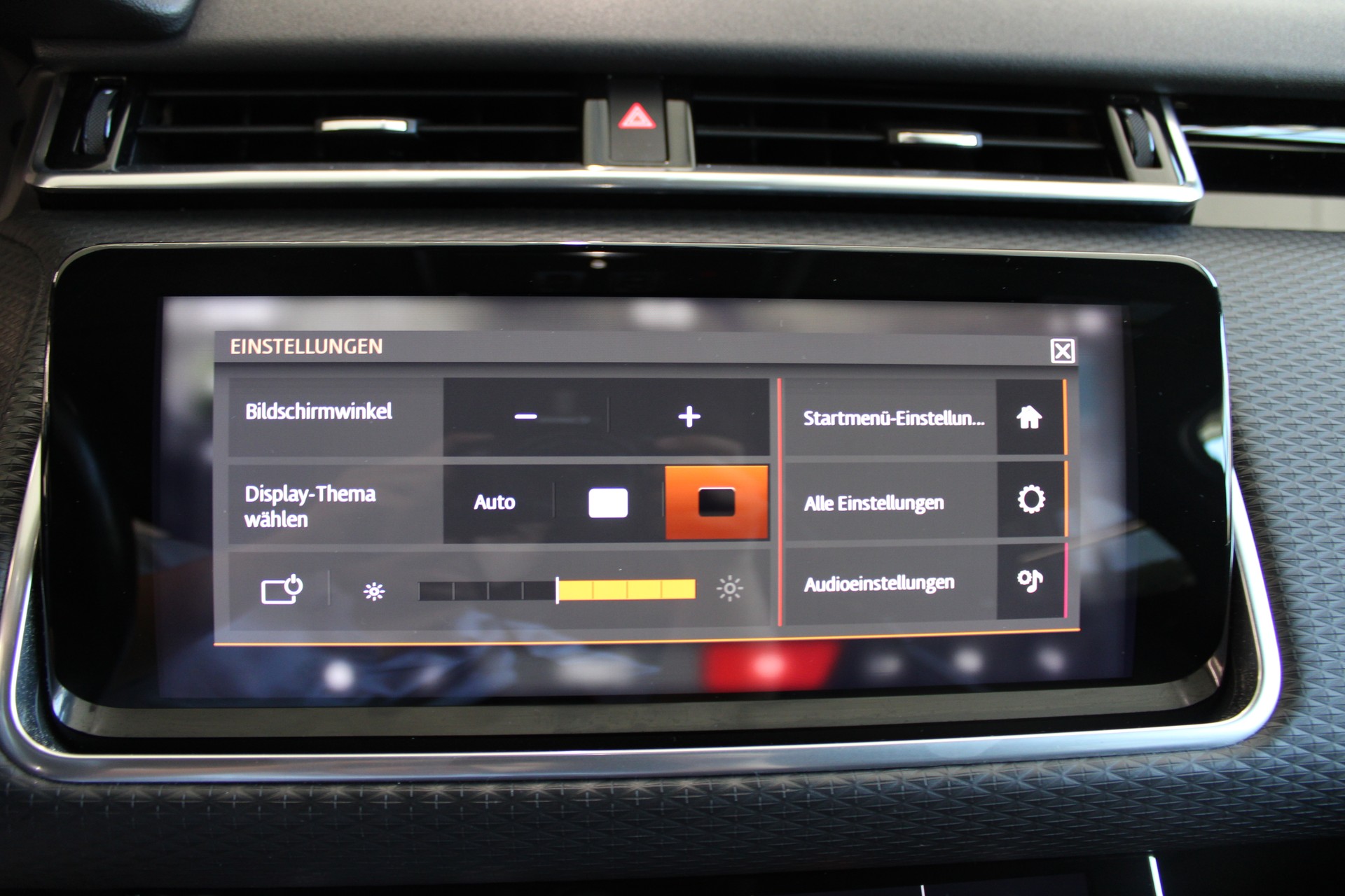 LAND ROVER Range Rover Velar R-Dynamic D 300 Automatic-image-17