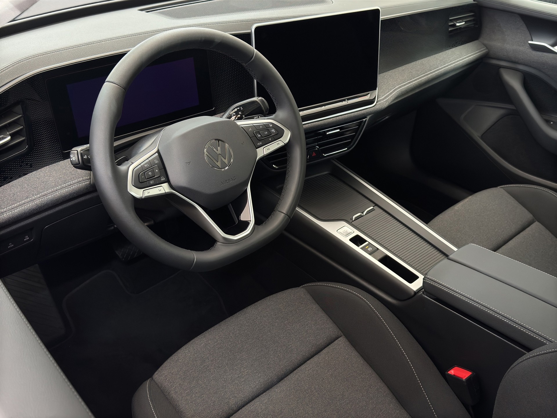VW Passat Variant 1.5 eTSI DSG "RF.-Kamera-ACC"-image-11