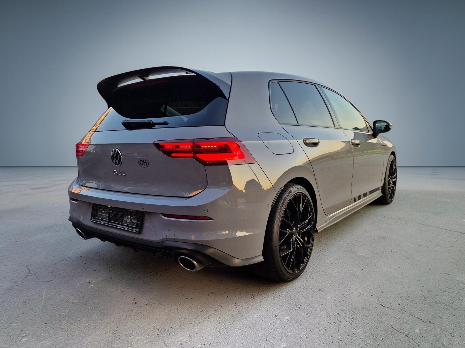 VW Golf 2.0 TSI GTI Clubsport DSG 8x19" Pano Headup-image-7