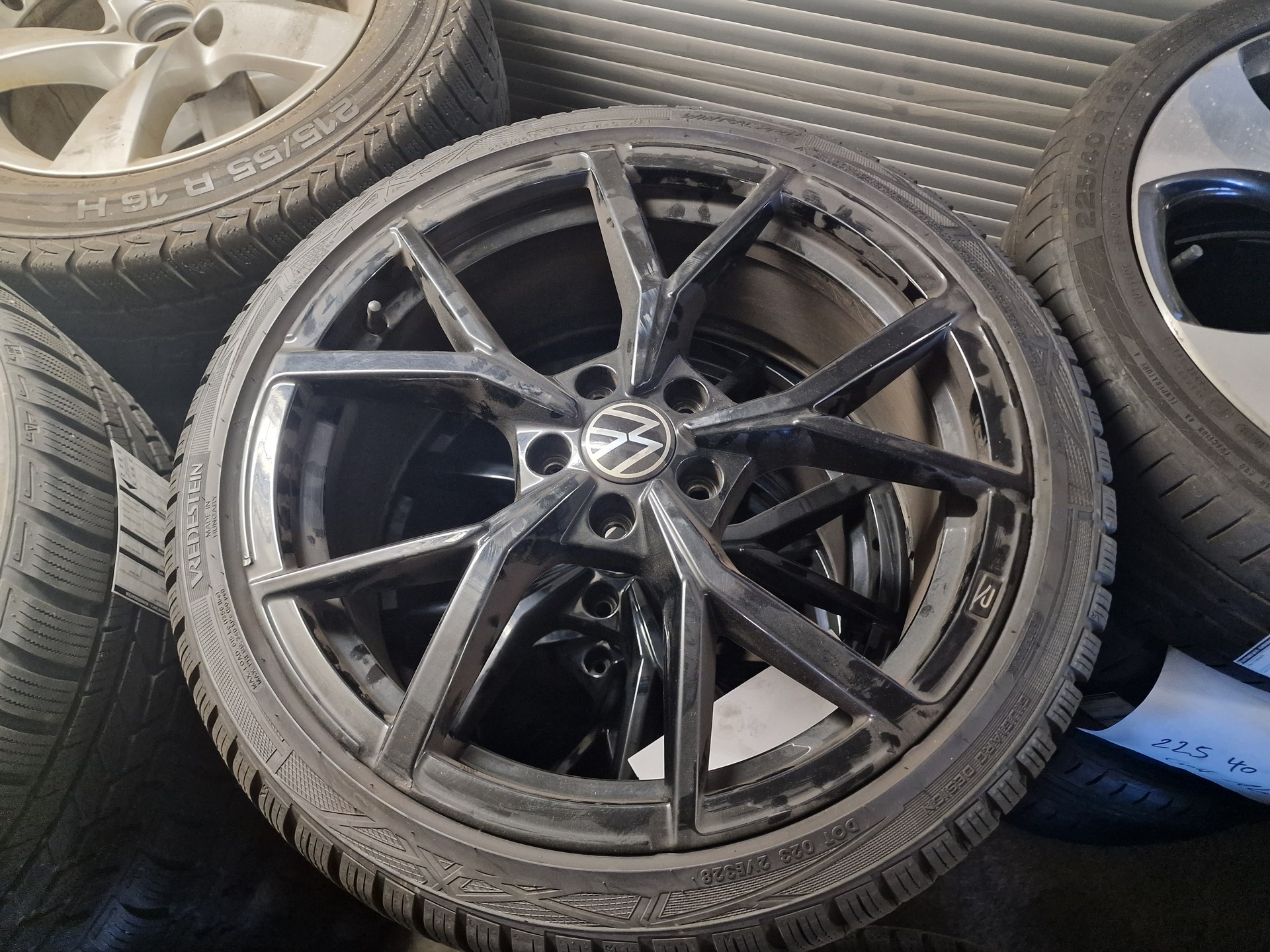 VW Golf 2.0 TSI GTI Clubsport DSG 8x19" Pano Headup-image-23
