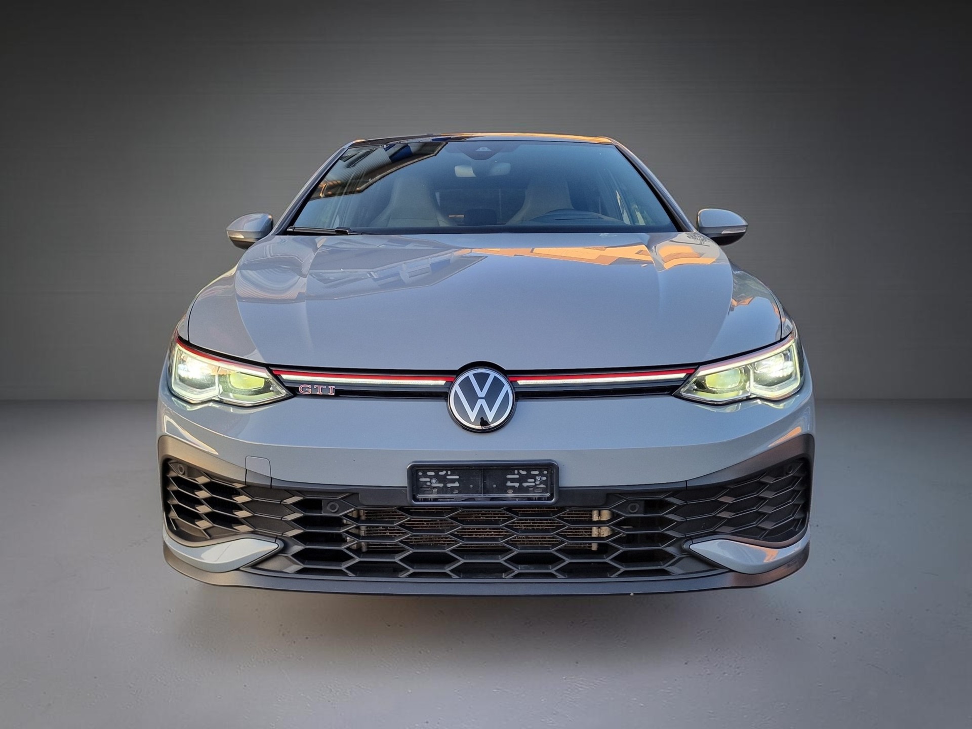 VW Golf 2.0 TSI GTI Clubsport DSG 8x19" Pano Headup-image-2