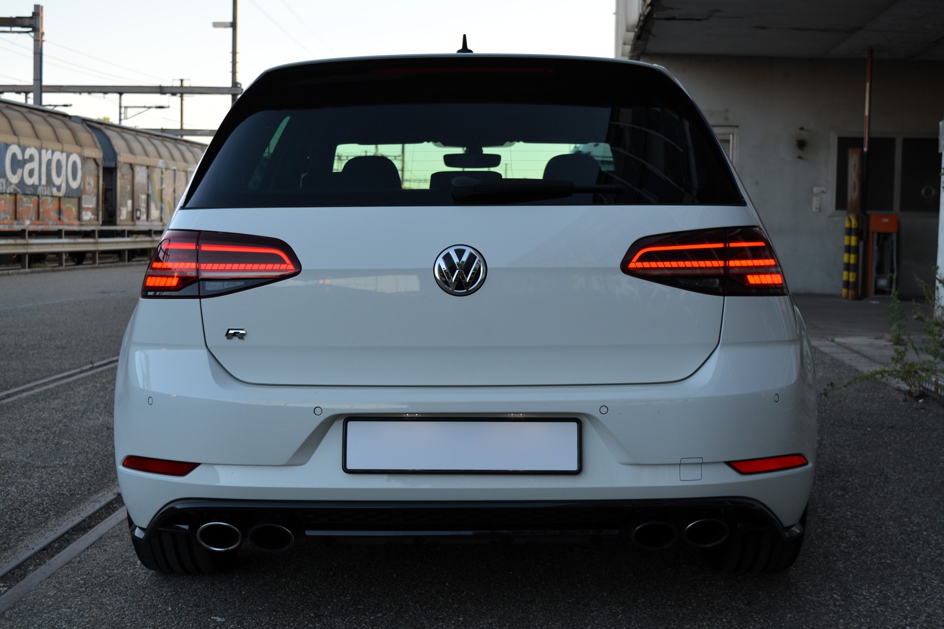 VW 2.0 TSI R 310 4motion-image-7