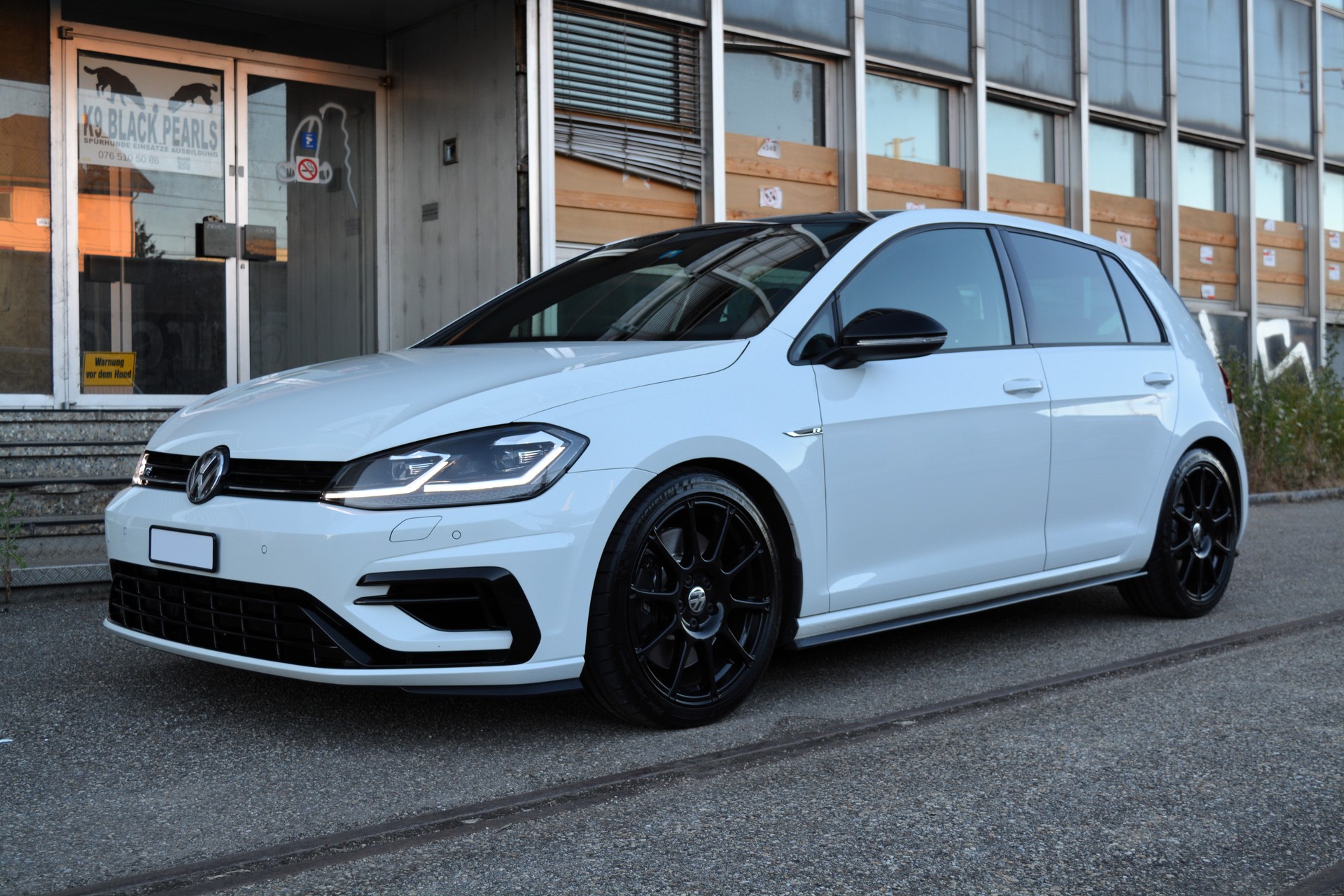 VW 2.0 TSI R 310 4motion-image-0